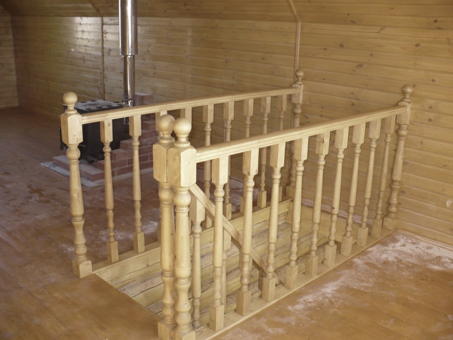 Деревянные балясины перила на 2 этажа