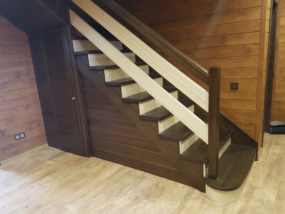 Деревянные ограждения для лестниц