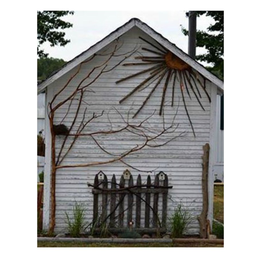 Декорация забора на даче