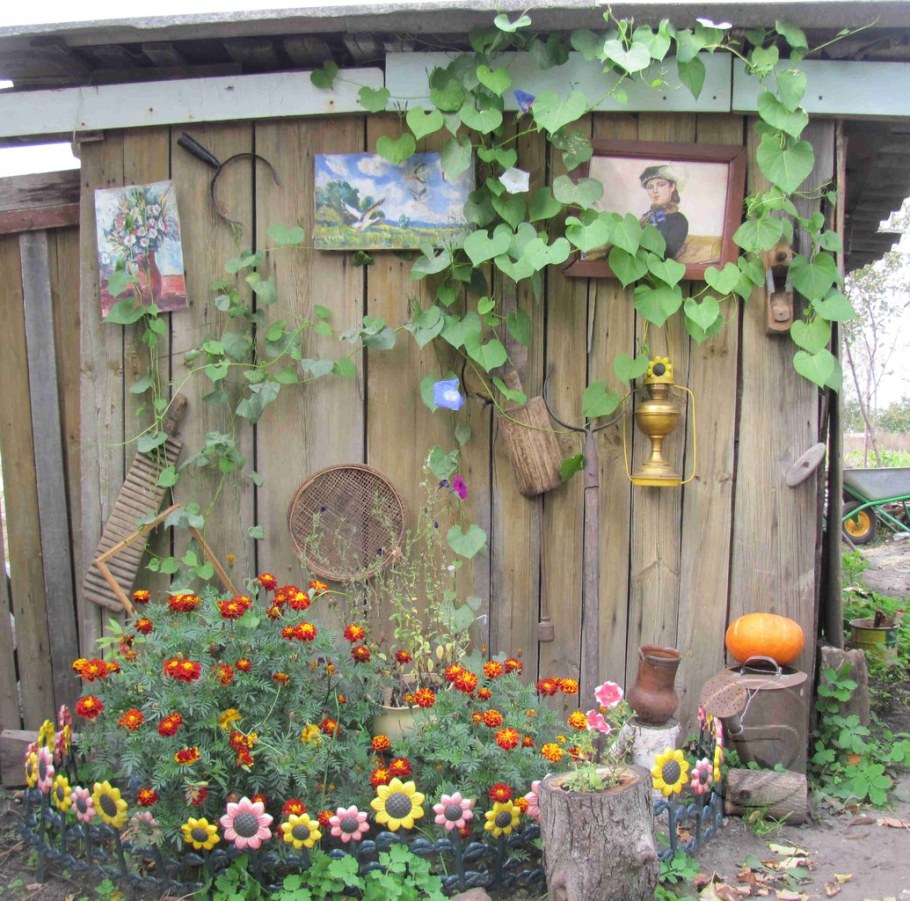 Украсить старый сарай