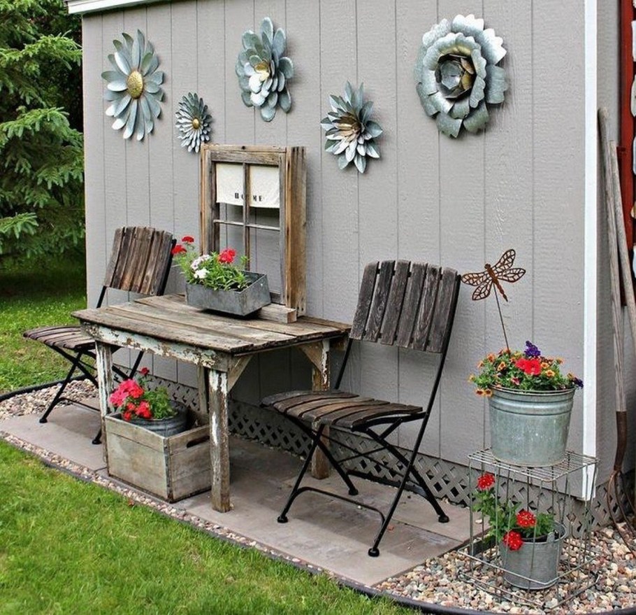 Украшение дачного домика