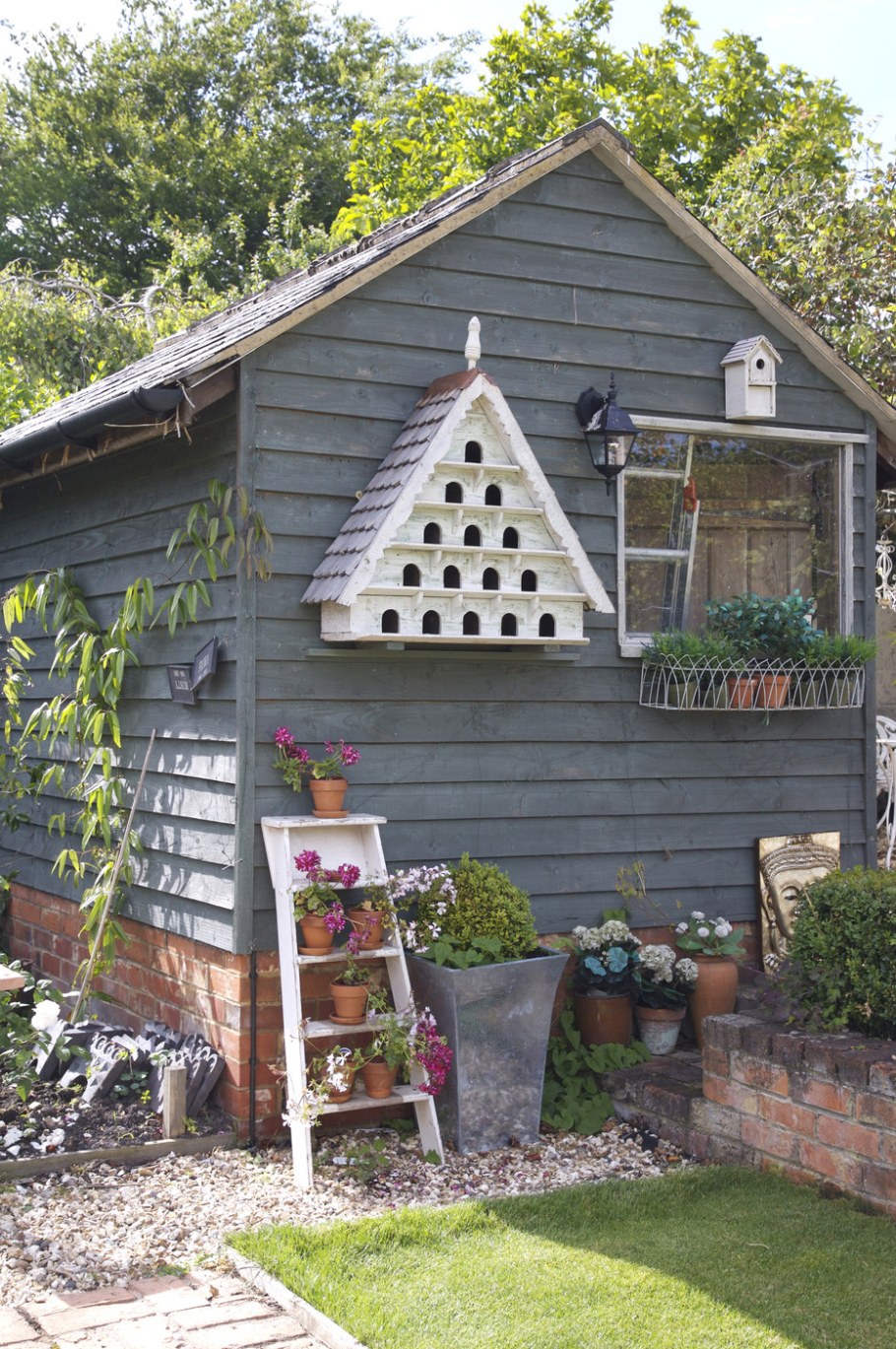 Декор участка на даче