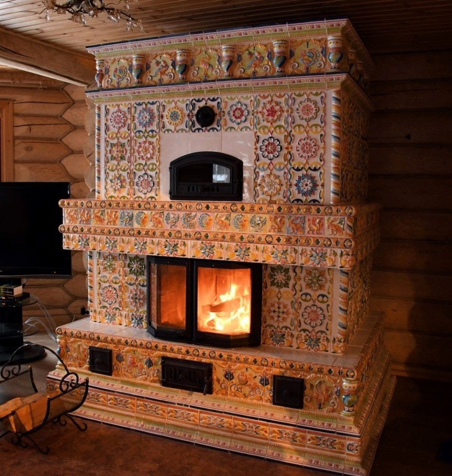 Русская печь с изразцами