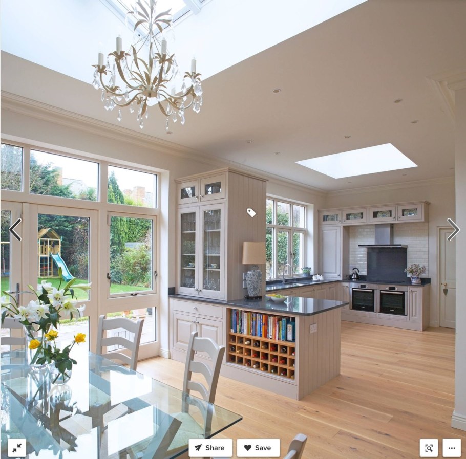 Кухня гостиная с выходом на веранду