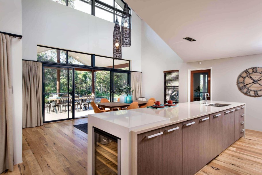 Кухня с выходом на терассуу