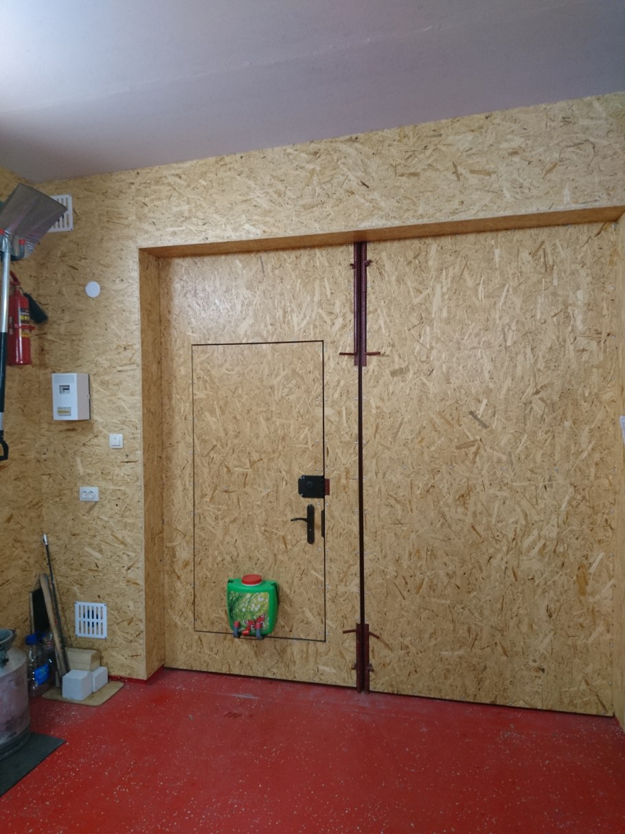 Отделка стен гаража ОСП