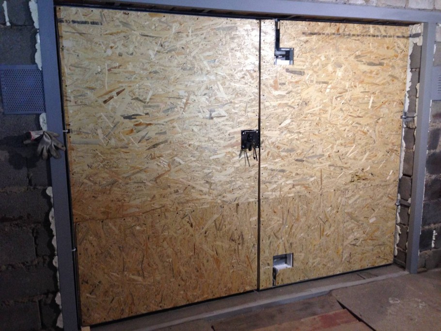 Отделка гаража ОСП