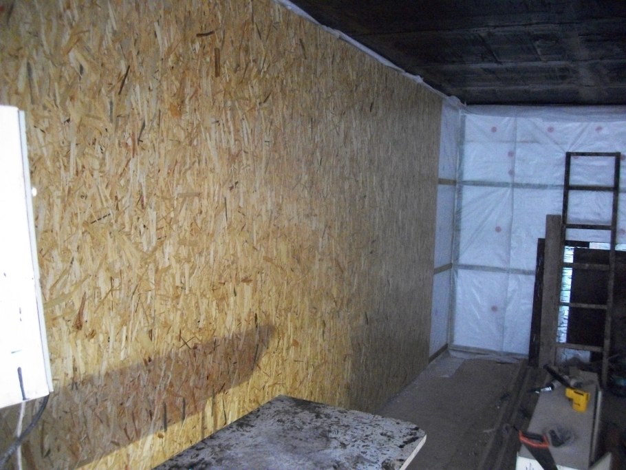 Отделка гаража ОСП изнутри