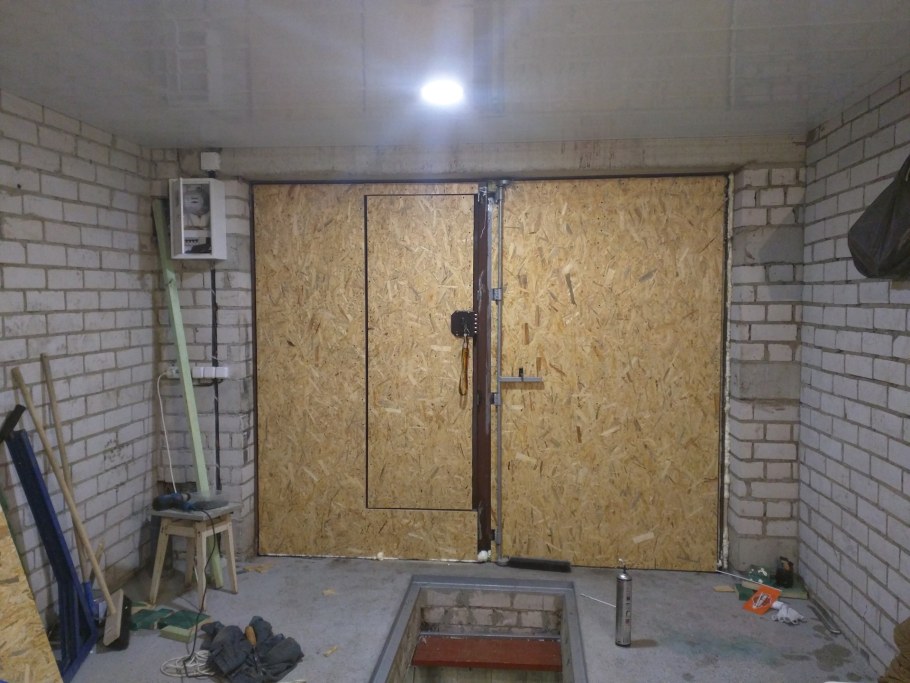 Отделка гаража ОСП изнутри