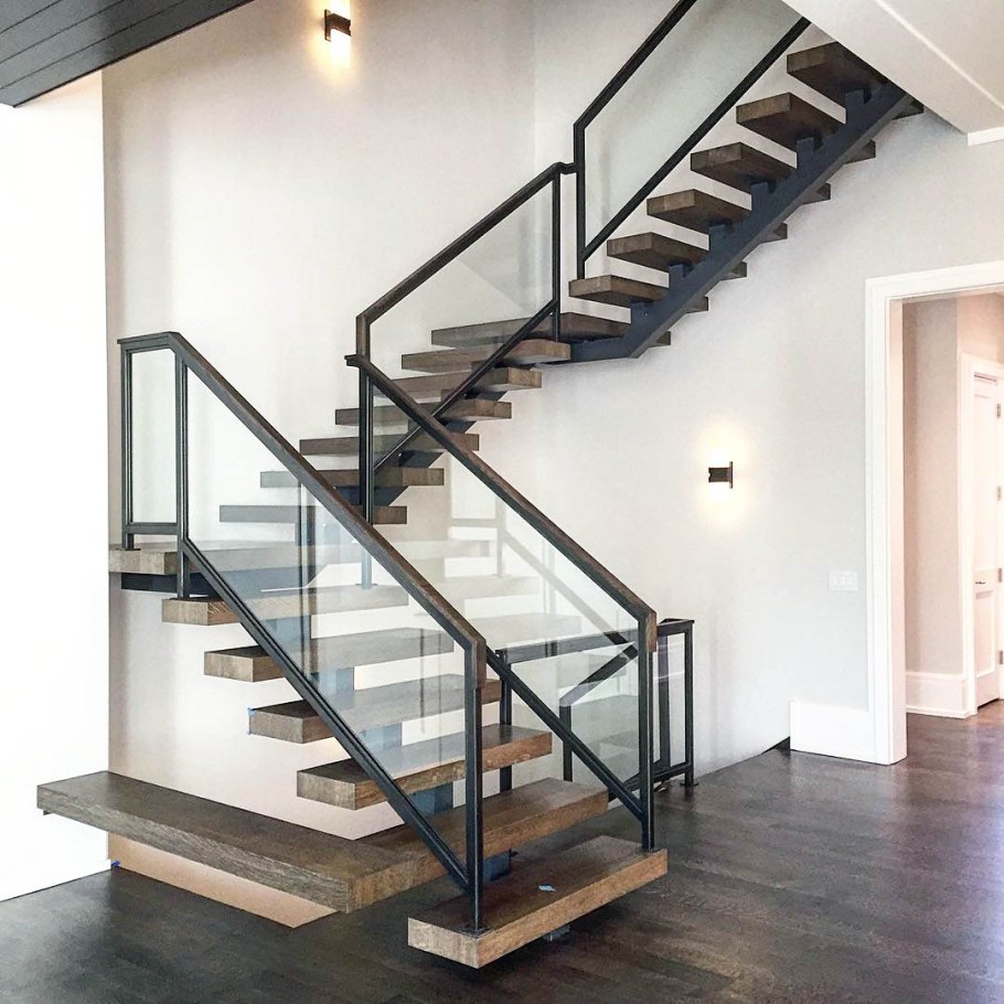 Лестница на монокосоуре лофт