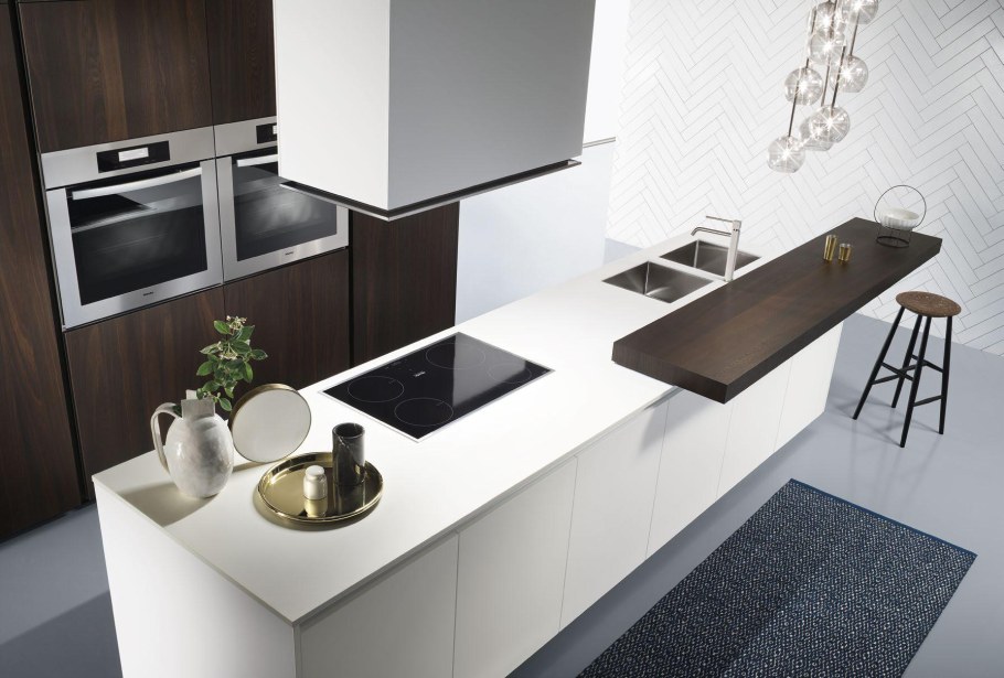 Кухонный гарнитур в стиле Хай тек
