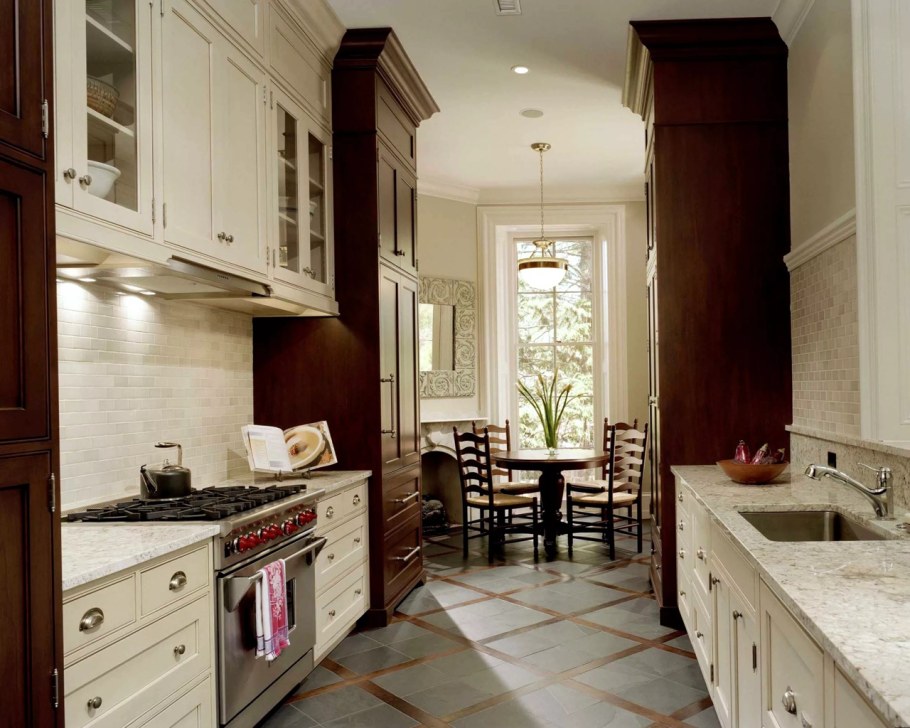 Интерьер проходной кухни