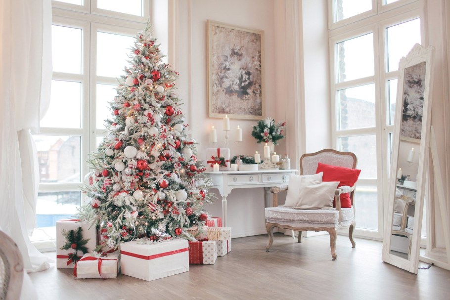 Новогодняя елка в интерьере