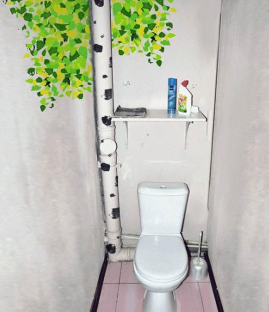 Декор канализационной трубы в туалете