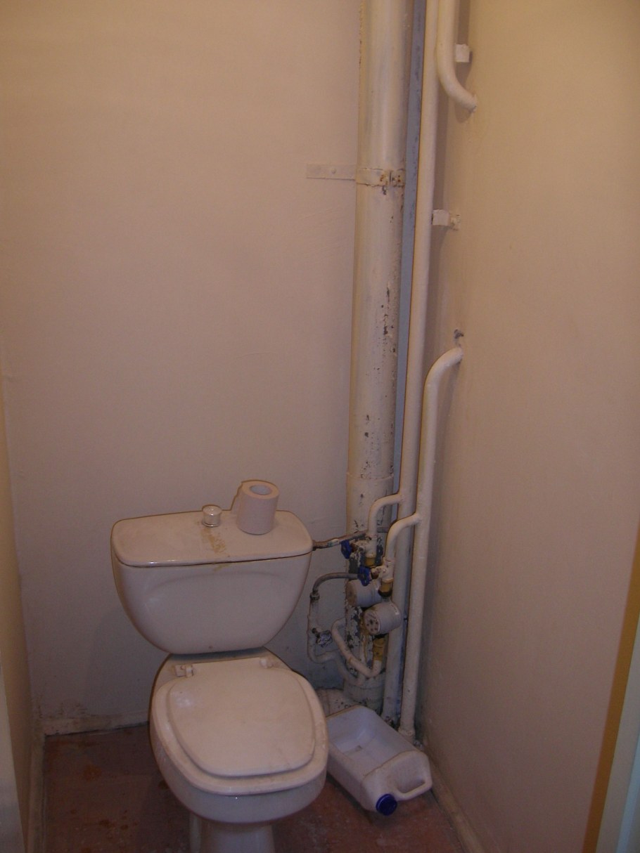 Декор труб в ванной