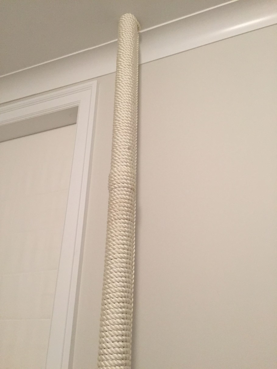 Декор трубы бечевкой