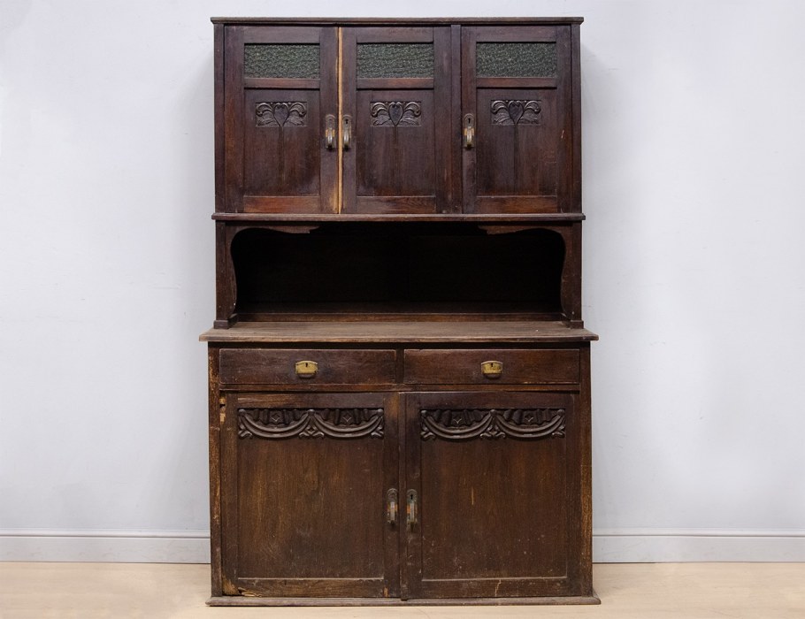 Антикварный дубовый буфет начало 20 века