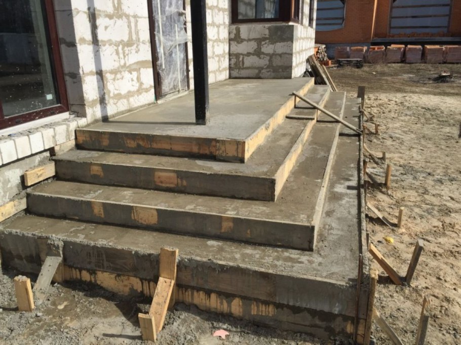 Ступеньки для крыльца из бетона