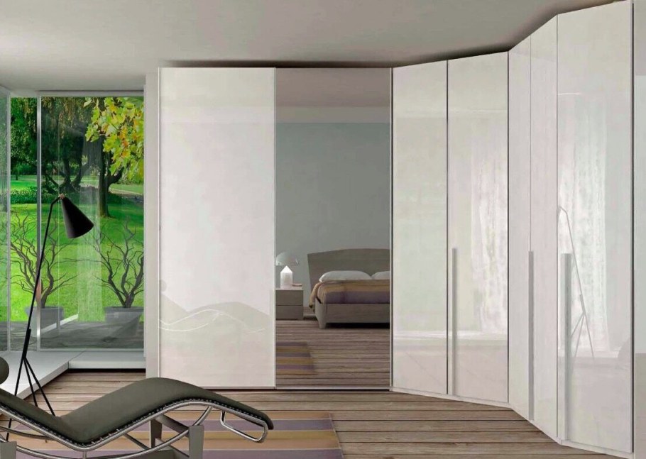 Современные угловые шкафы купе