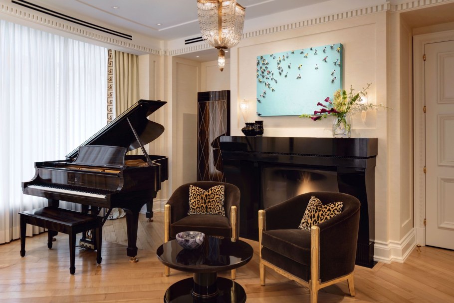 Гостиная с роялем