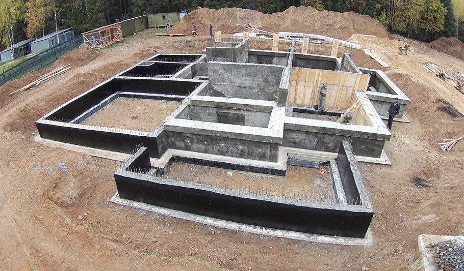 Монолитный ленточный фундамент