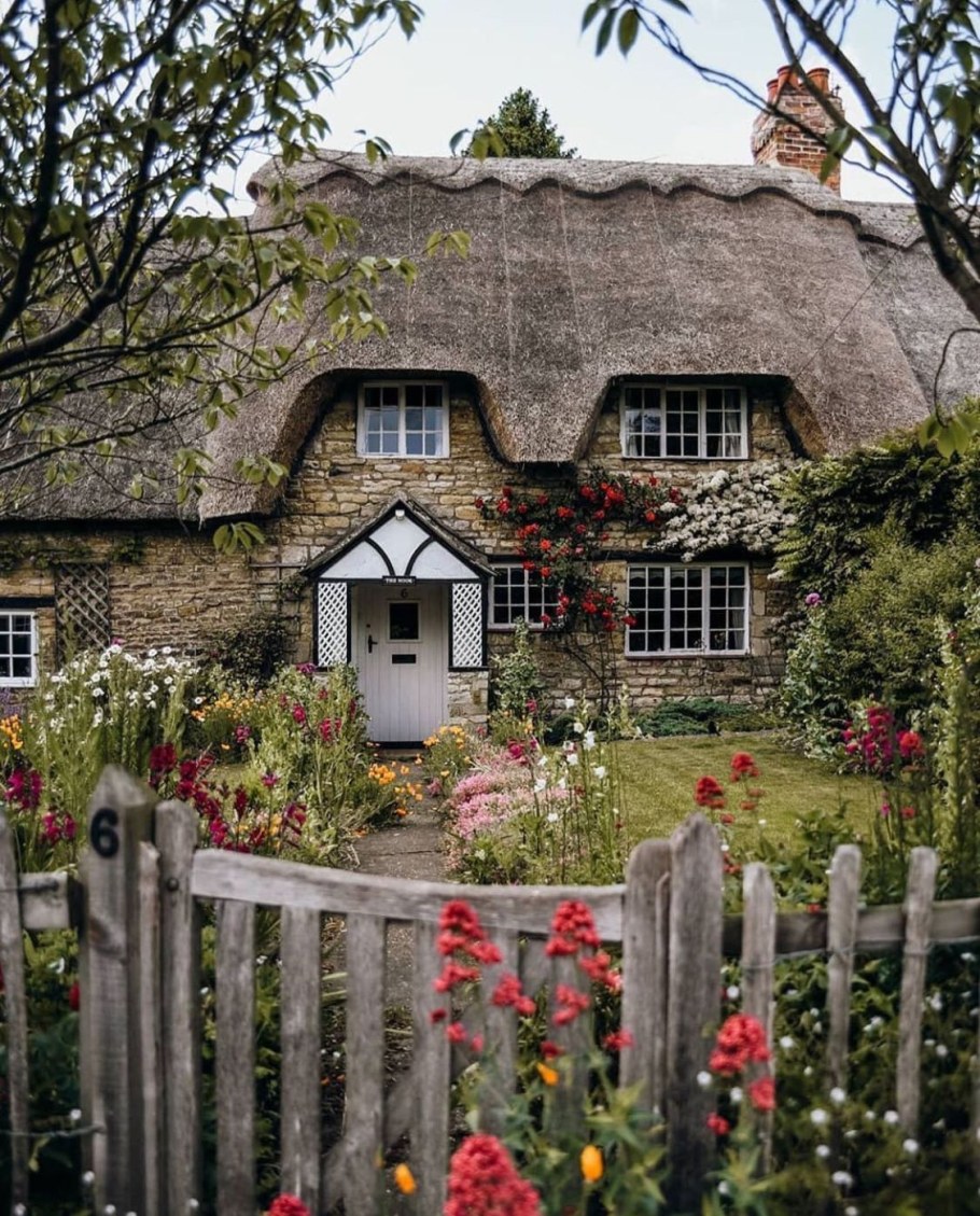 Cottage дом в Англии