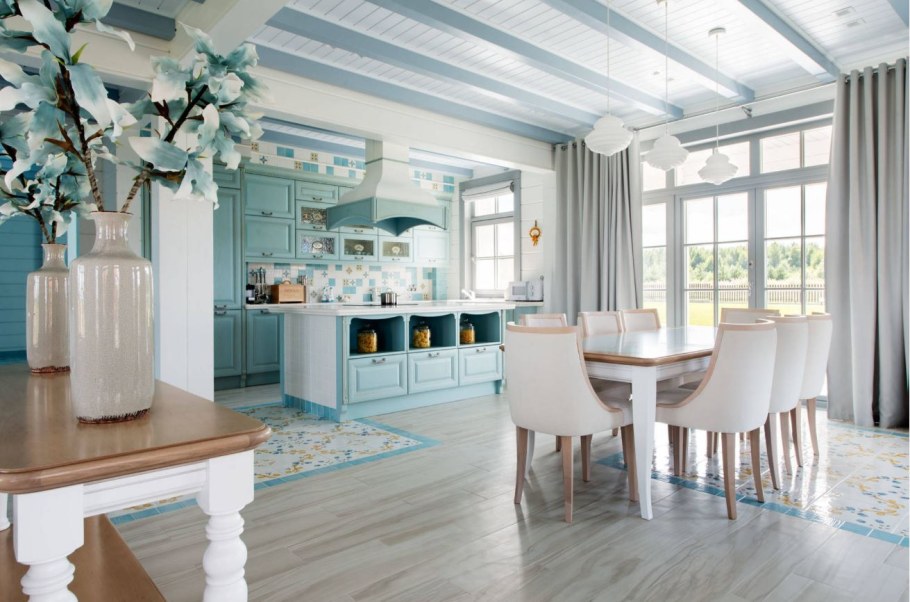 Бело голубая кухня гостиная
