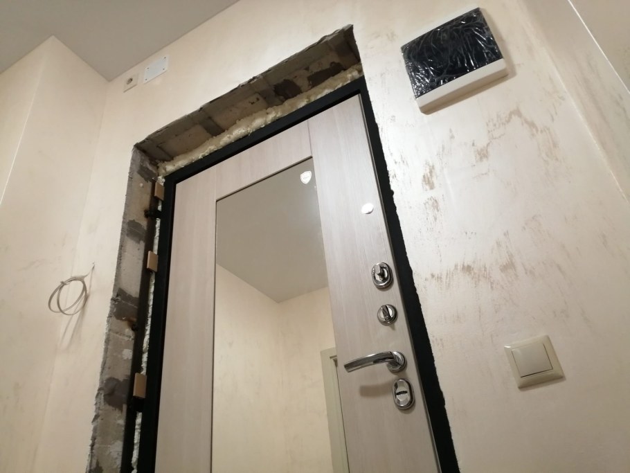 Откосы входной двери