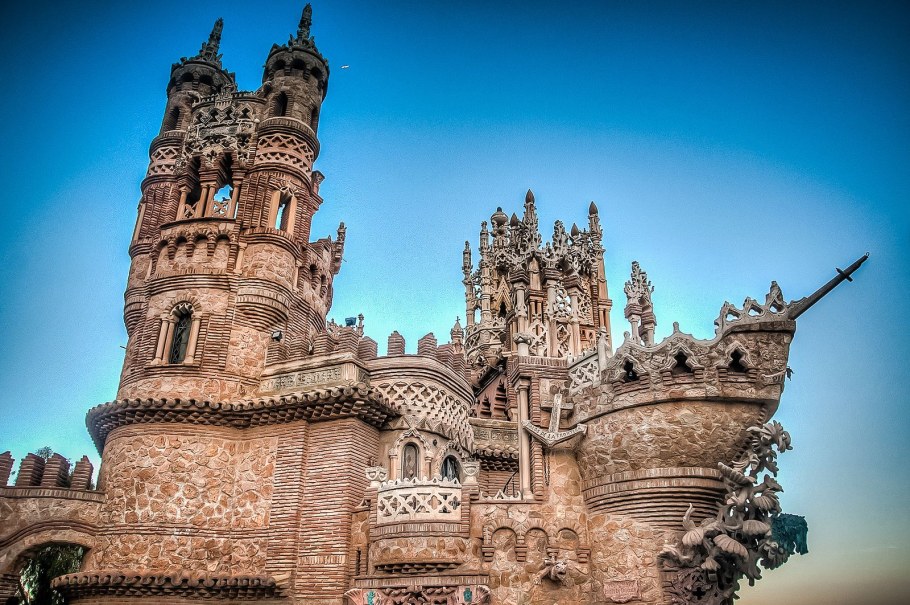 Замок Коломарес Испания