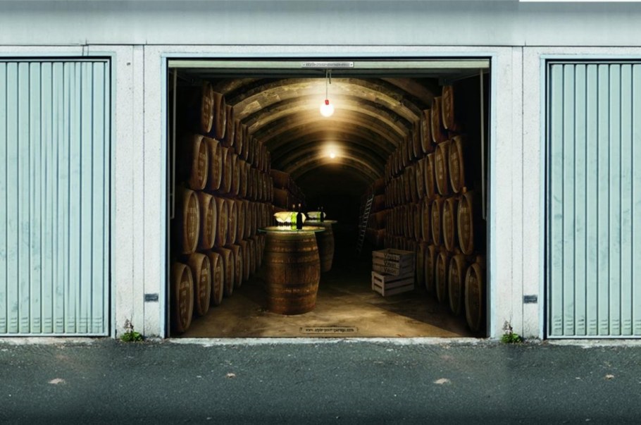 Рисунки на воротах гаража