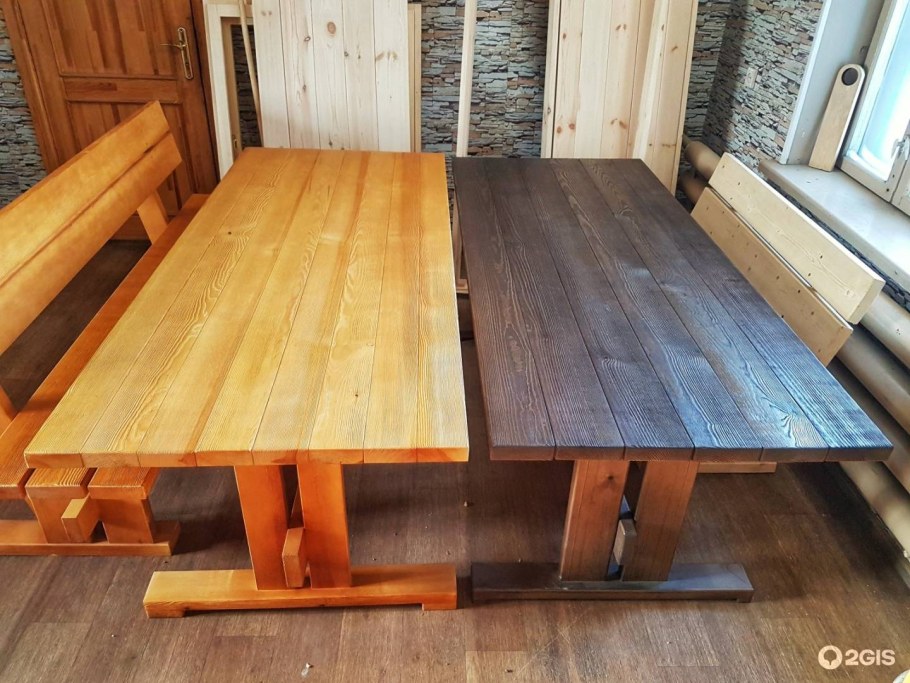 Стол из дерева