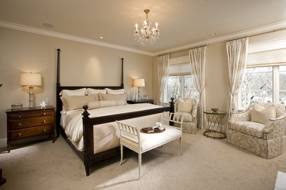 Бежевые стены в спальне