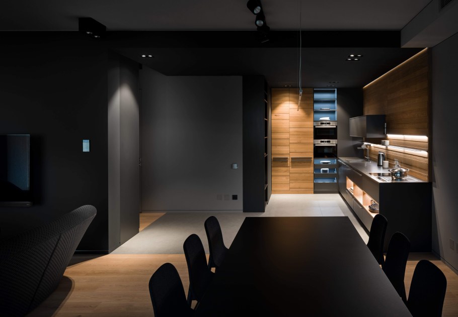 Темный интерьер