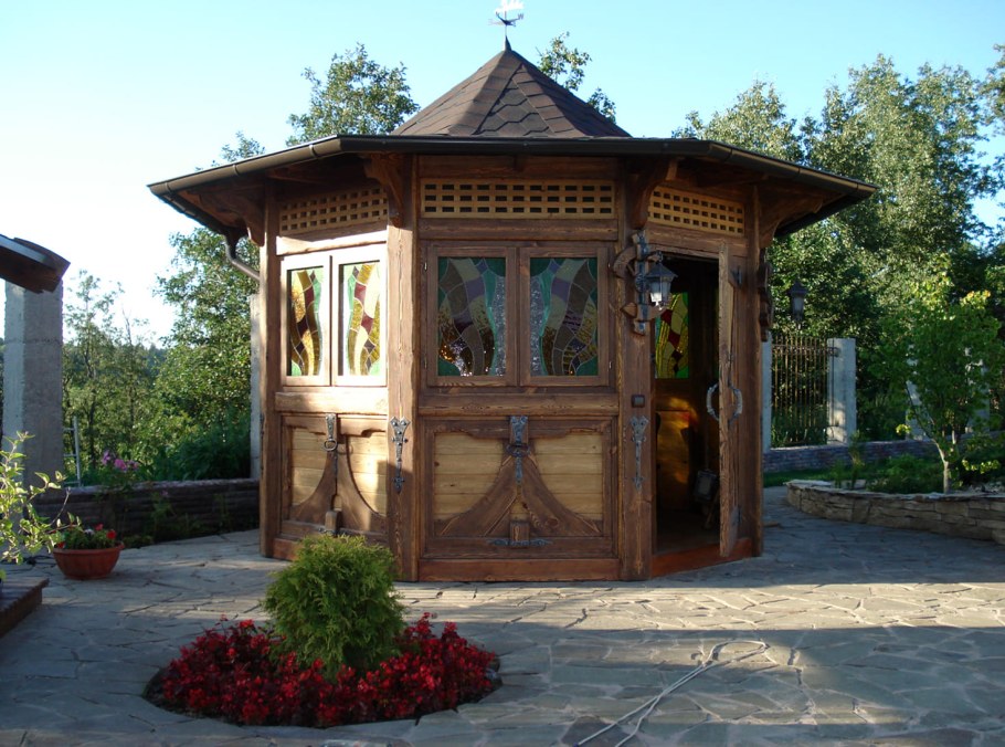 Уличные беседки из дерева