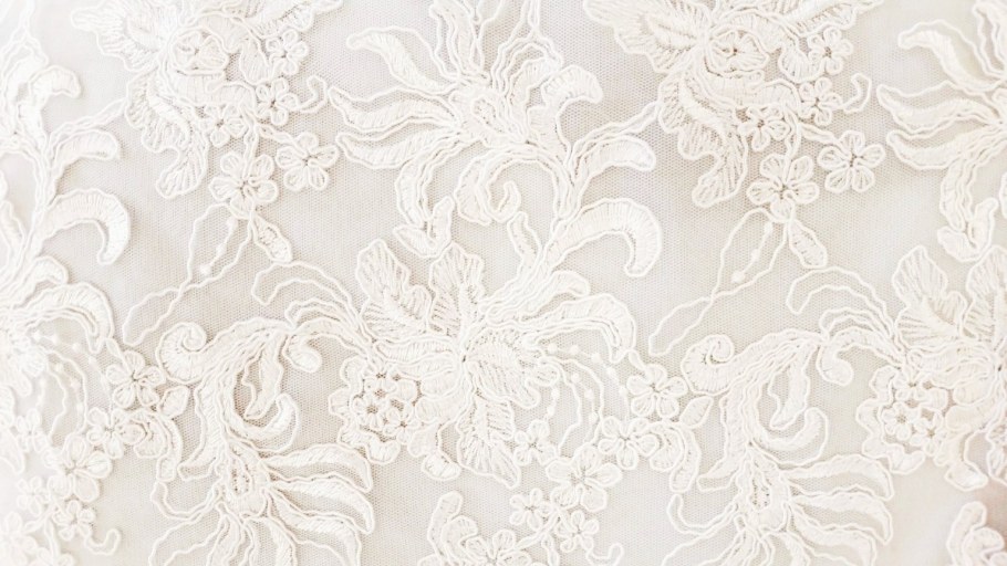 Обои светлые с узором