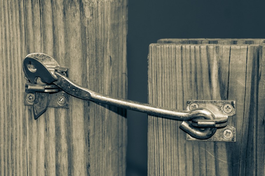 Щеколда на калитку