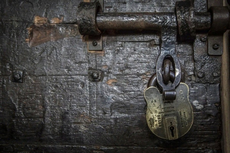 Амбарный замок старинный