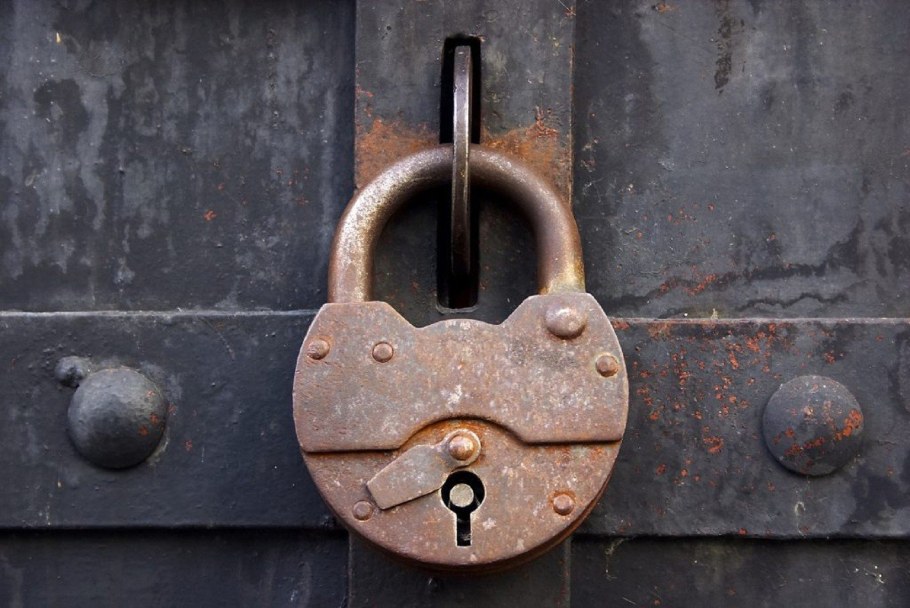 Амбарный замок старинный