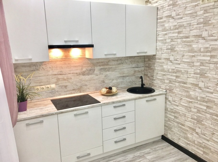 Отделка кухни под камень