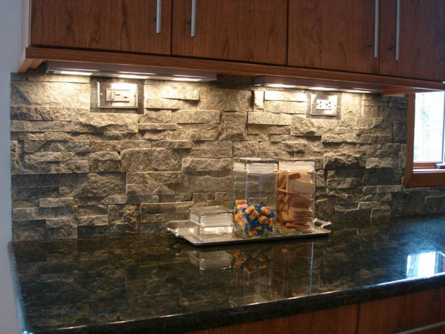 Фартук для кухни под камень