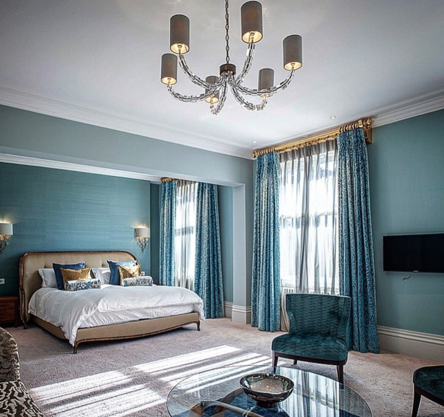 Бежево голубая спальня
