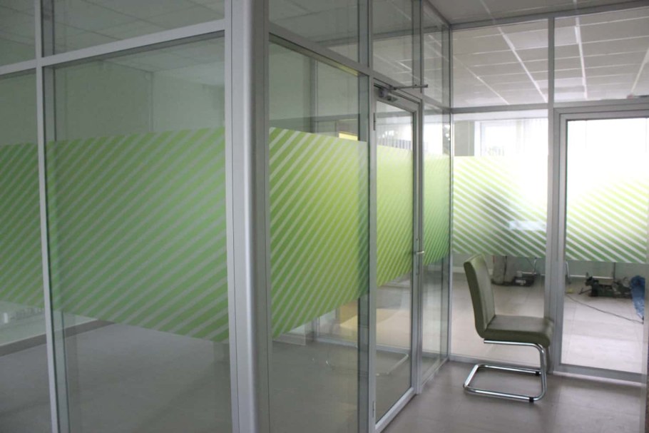 Алюминиевая перегородка фристайл