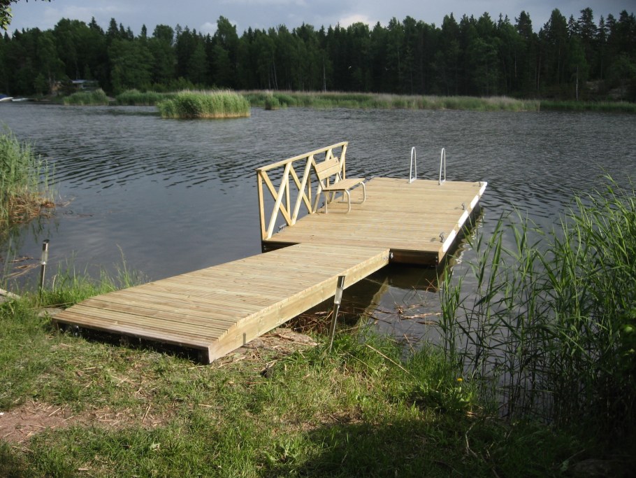 Пантон на речке