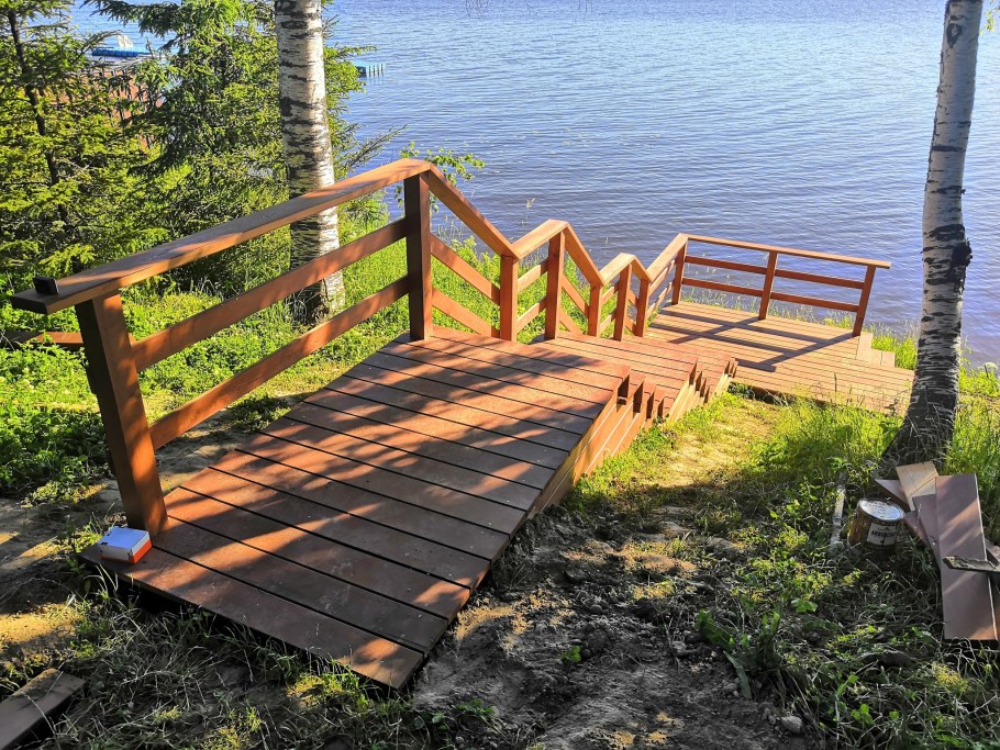 Лестница спуск к реке