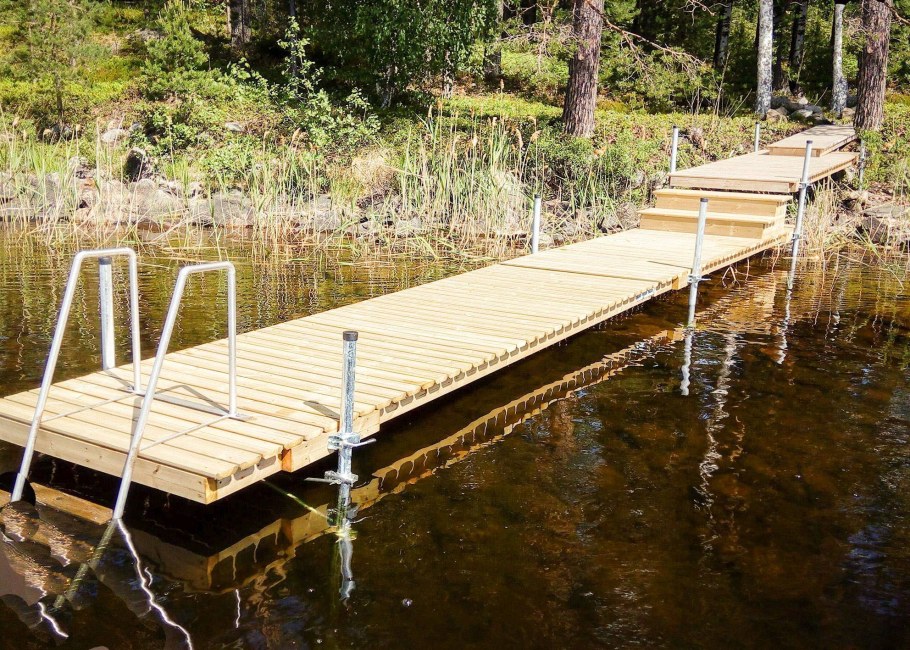 Деревянный понтон