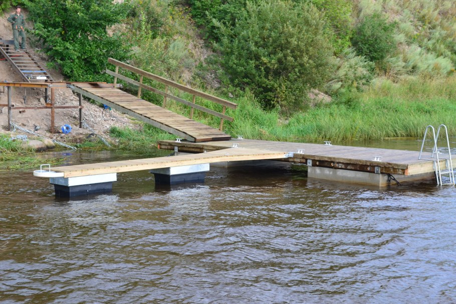 Мостки на воде
