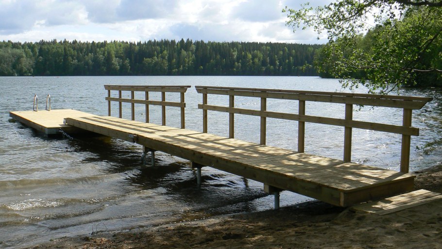 Мостки на винтовых сваях