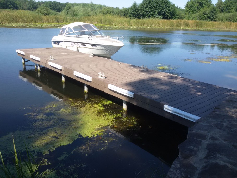 Пирс на сваях