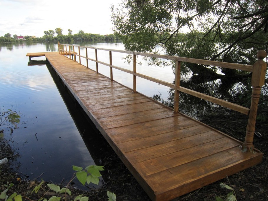 Пирс на винтовых сваях