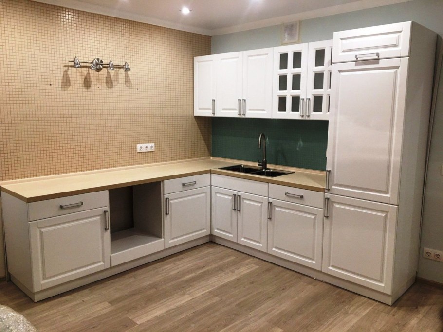 Фасад CS 010 глянец фрезеровка Браво